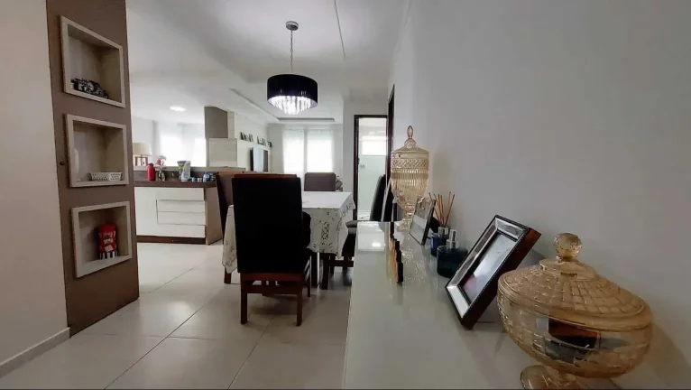 Imagem Apartamento com 3 dormitórios sendo 1 suíte e 2 vagas privativas no bairro Areias em Camboriú