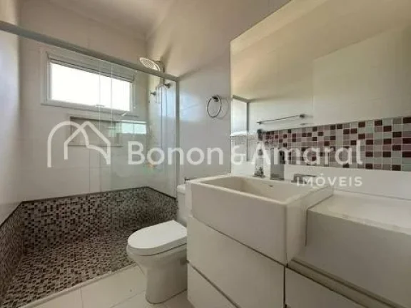 Imagem Imóvel amplo à venda com 4 quartos, sendo 4 suítes e 5 banheiros e 1 lavabo. Este imóvel está b...