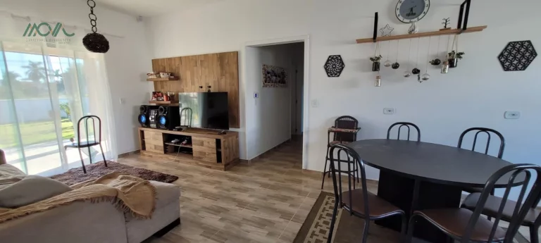 Imagem Casa com 3 quartos sendo uma suíte em Itapoá - Perto da Praia