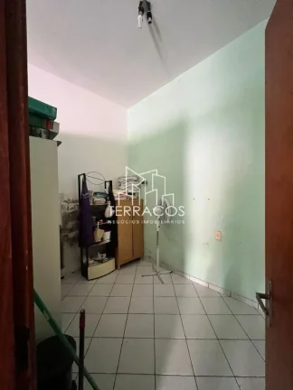 Imagem SOBRADO RESIDENCIAL COM SALA COMERCIAL NA CIDADE DE VÁRZEA PAULISTA.