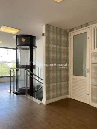 Imagem Casa comercial para locação com salão, 3 salas, elevador, 208 m² no Cambuí