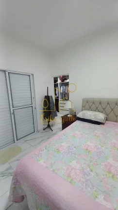 Imagem Casa de Alto Padrão em Condomínio no Bairro Engordadouro