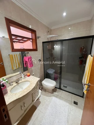 Imagem Terreno: 321 m²
Construção: 252 m²
Documentação: Totalmente regularizada

Características do ...