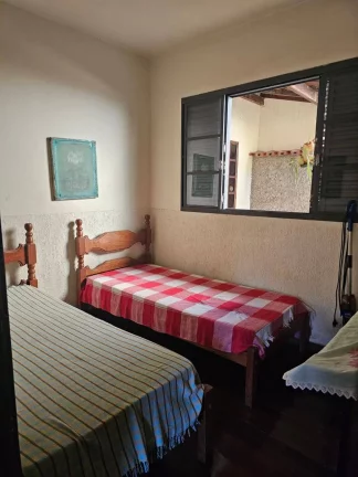 Imagem Casa com Lote Inteiro e Saída para Duas Ruas no Santa Maria – Timóteo
