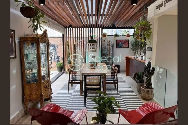 Imagem Cobertura em rua cobiçada de Perdizes. Totalmente reformada e planejada pelo escritório Fish Arqui...