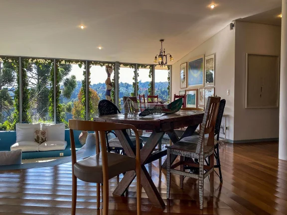 Imagem Casa à venda em Campos do Jordão – Com Vista exuberante da natureza