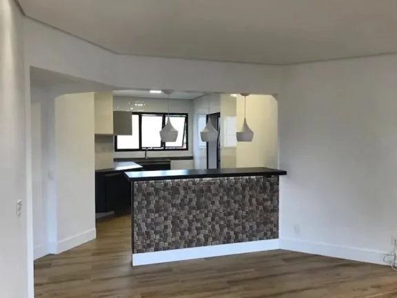 Imagem Apartamento Espaçoso Pronto para Morar na Vila Mariana com 4 Quartos, 3 Suítes e Área de Lazer Completa