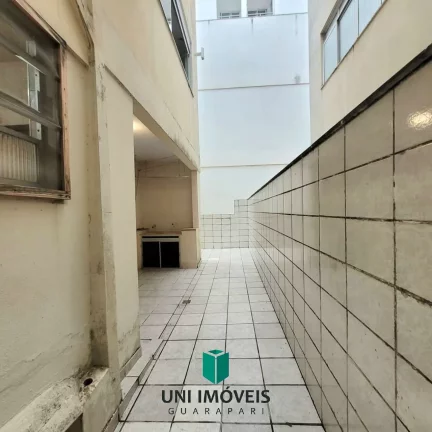 Imagem Oportunidade ! Apto à venda 3 qtos/ 1 suíte , área lateral e 2 vagas de garagem na Praia do Morro .