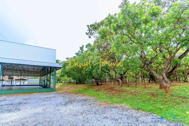 Imagem Terreno plano com 600 m² à venda no condomínio Parque do Mirante