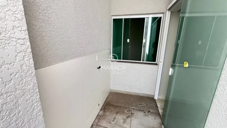 Imagem Casa Geminada, 2 quartos, ótimo acabamento São Cristóvão