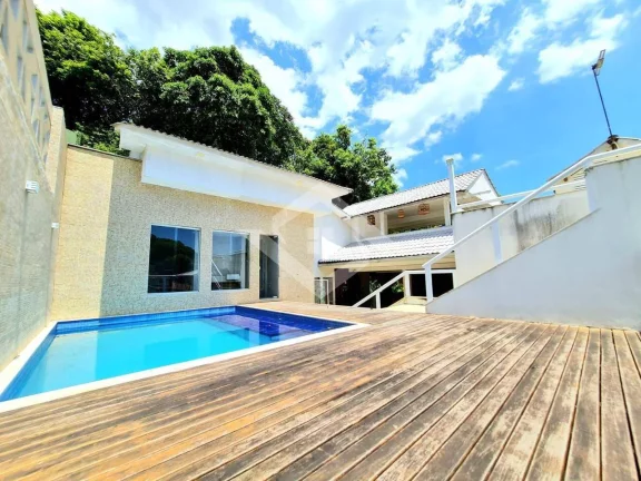 Imagem Mansão à Venda em Pendotiba Niterói com 4 Quartos