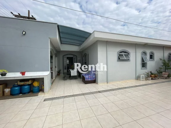 Imagem Casa com 3 dormitórios (2 suítes), por R$ 850.000 - Santana - Rio Claro/SP