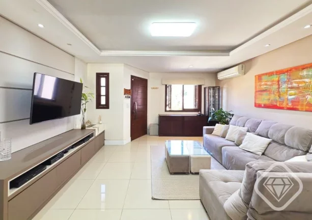 Imagem Casa completa com piscina em rua tranquila em um terreno de 200 m².

Residência no bairro Espírit...