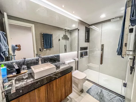 Imagem Apartamento à venda, com 4 quartos, 258m²