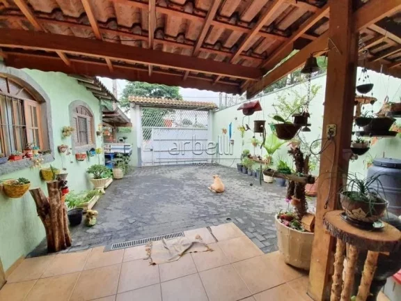 Imagem Sobrado com 170 metros quadrados de área construída, ampla sala com lareira e teto rebaixado com s...