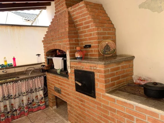 Imagem Compre essa ...oacute;tima casa, localizada no bairro Portal das Colinas. O im...oacute;vel cont...e...