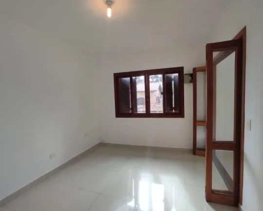 Imagem Sobrado no Butantã com 3dorms(2suítes) edícula e 3 vagas de garagem!!