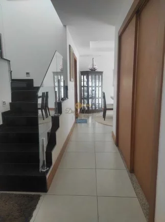Imagem Casa em Condomínio para Venda em Teresópolis / RJ no bairro Prata