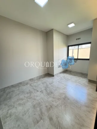 Imagem Casa à venda na cidade de rio verde com 3 quartos, 3 suítes, 2 salas, 1 banheiro, 1 vaga de garagem e 156m² de área.