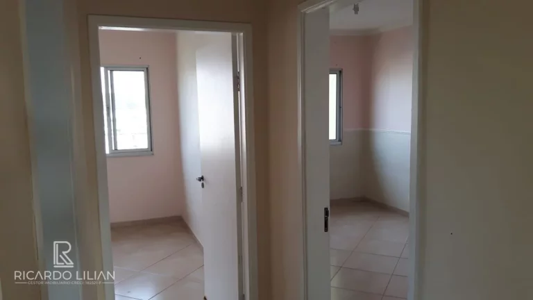 Imagem Sobrado com 5 kitnets independentes em localização estratégica para renda