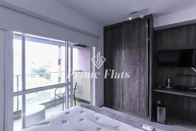 Imagem Flat disponível para locação no Condomínio VN Turiassú, com 30m², 1 dormitório e 1 vaga de garagem