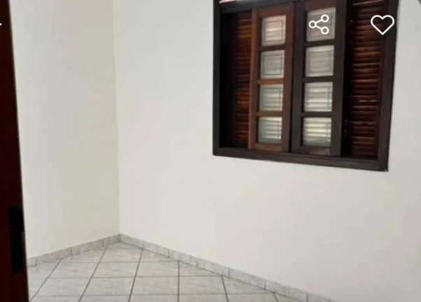 Imagem Alugo Sobrado no Bairro Jardim Las Vegas - Santo André