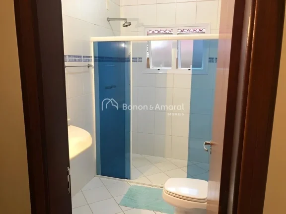 Imagem Esta elegante casa está situada no renomado Condomínio Residencial Terras do Caribe, em Valinhos, ...