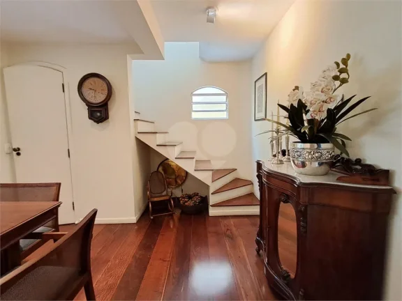 Imagem Casa de Vila à venda com 3 quartos, sendo 3 suítes, em Vila Madalena, São Paulo - SP
