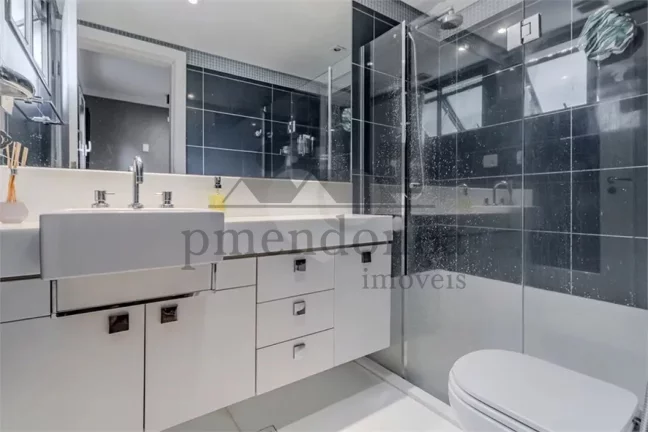 Imagem Apartamento em rua tranquila da Vila Madalena com 4 suítes e 5 vagas, 210m²