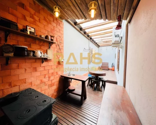 Imagem Linda casa semi-mobiliada e climatizada com 3 suítes, escritório, 2 vagas de garagem e completa á...