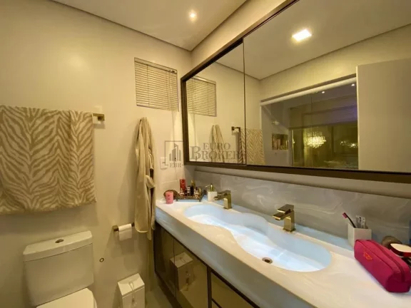 Imagem Apartamento com 3 suítes à venda no Centro de Balneário Camboriú/SC