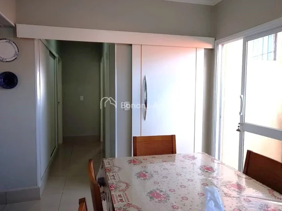 Imagem Totalmente reformada, telhado e parte elétrica novinhos, e pronta para financiar.
Aceita troca por ...