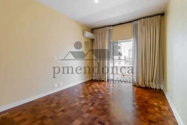 Imagem Apartamento impecável em Higienópolis, com 04 quartos (2 suítes ) e 3 vagas, 452m²