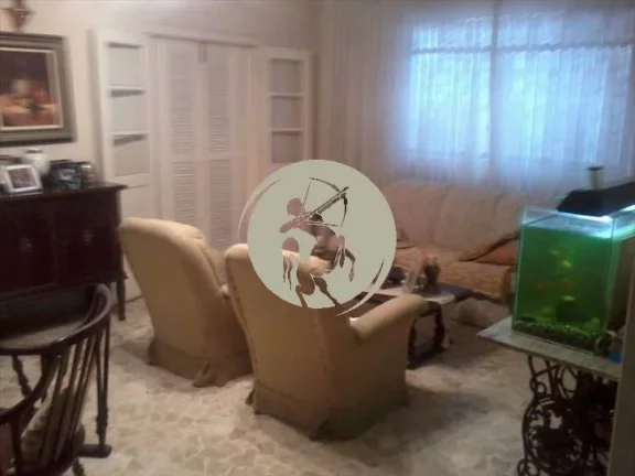 Imagem Casa com terreno generoso a venda em Santos