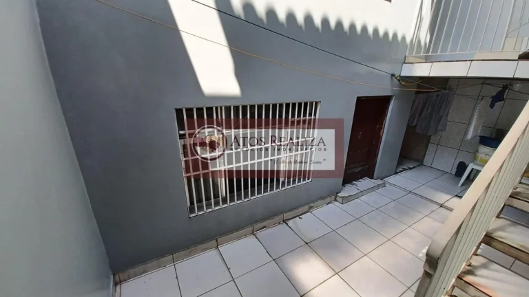 Imagem Vendo casa com edícula no Jardim Germania. Sobrado com edícula, 200m² de àrea util, 3 Dormitirios com planejados, sendo 2 Suítes, 2 salas, 6 banheiros, 2 vagas de garagem coberta, area de serviço com pia e churrasqueira, edícula com àrea de serviço, porão