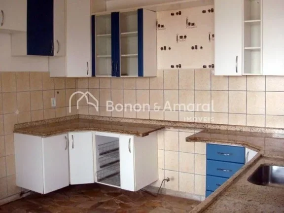 Imagem Casa com vista privilegiada, com 3 quartos, sendo 2 suítes com varanda, banheiros com blindex, sót...