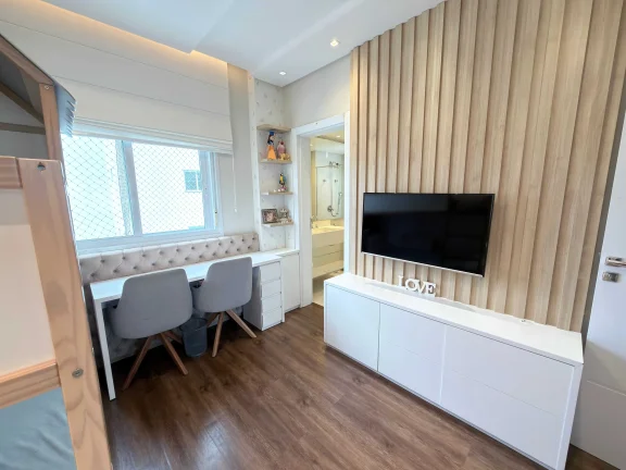 Imagem Apartamento com 3 dormitórios sendo 3 suítes e 3 vagas de garagem em Balneário Camboriú/SC