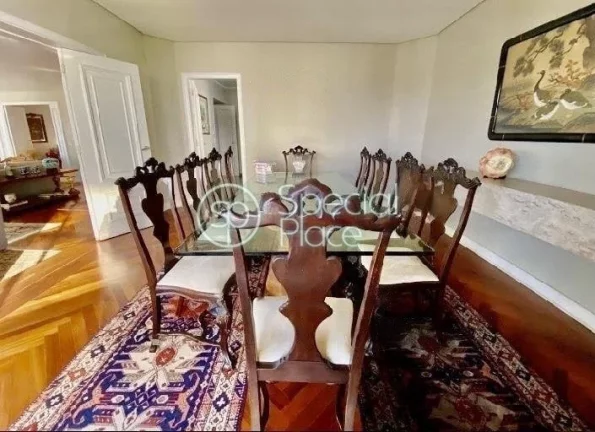 Imagem Excelente apartamento em Higienópolis com 350m² de área privativa, 4 suítes e 4 vagas na garagem...