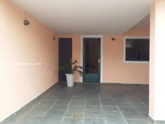 Imagem Casa para Venda em Piracicaba, Santa Terezinha, 3 dormitórios, 1 suíte, 3 banheiros, 1 vaga
