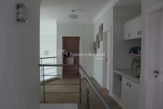Imagem Casa em condomínio com 724 m² e 6 quartos