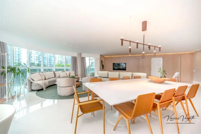 Imagem Apartamento 4 ou + dormitórios para Venda em Itajaí / SC no bairro Praia Brava de Itajaí