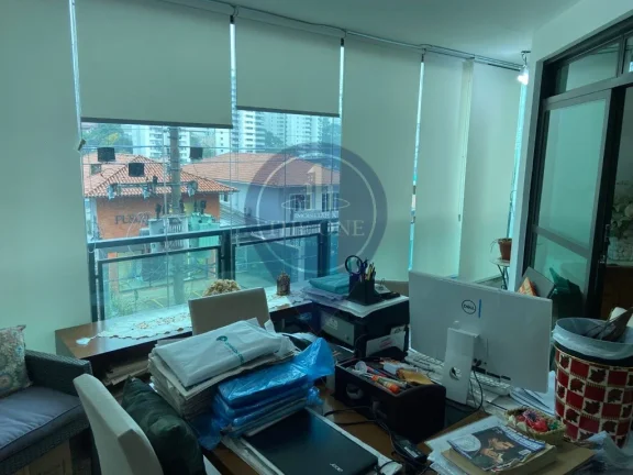 Imagem Apartamento de Luxo no Pacaembu: 3 Quartos, 3 Suítes, 2 Salas, 4 Banheiros e 4 Vagas - 230m² - São Paulo-SP