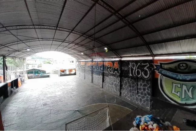 Imagem Galpão com 987 m² no bairro de Quintino no Rio de Janeiro