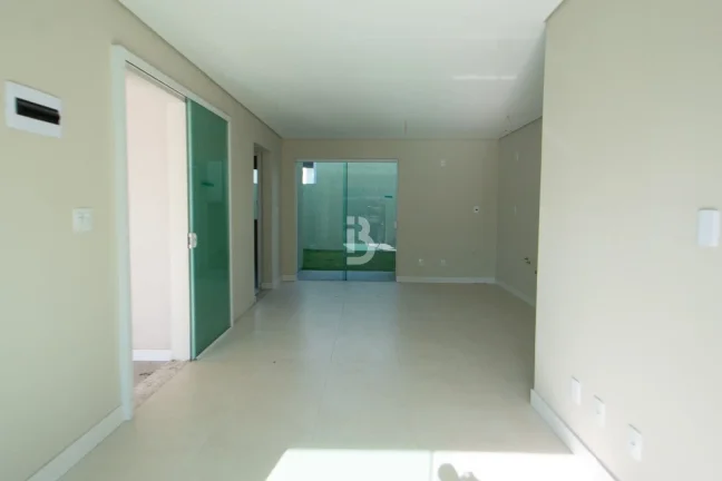 Imagem Sobrado em Condomínio Fechado à Venda em Campo Largo, PR