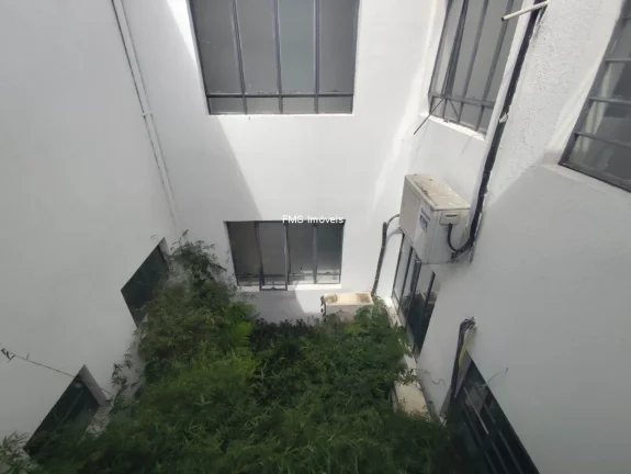Imagem Locação de Prédio Comercial no Alto da Lapa: 12 Salas, 4 Banheiros, 3 Vagas de Garagem, 300m² de Área