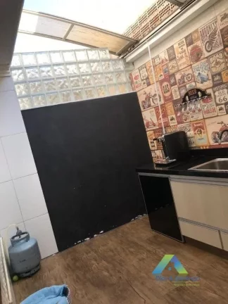 Imagem Sobrado em condomínio com 124m² - 2 dormitórios sendo 1 suíte com varanda, 2 banheiros e um lavabo,