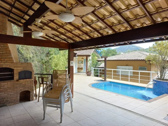 Imagem CASA de 5 DORMITÓRIOS em NITEROI - R$ 1.100.000