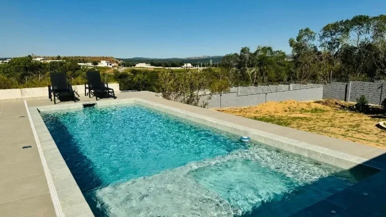 Imagem Casa Térrea de Alto Padrão no Condomínio Reserva São José com Piscina, 4 Suítes e Home Office