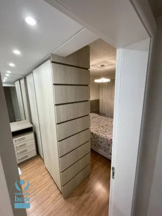 Imagem Sobrado mobiliado em condomínio fechado com Piscina, 3 quartos e Cinema no Ático, à venda, 139 m² por R$ 1.290.000 - Santa Cândida - Curitiba/PR