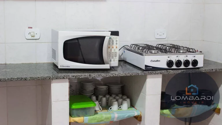 Imagem Investimento!!! Pousada a venda na Praia do Lázaro, 200 metros do mar!!